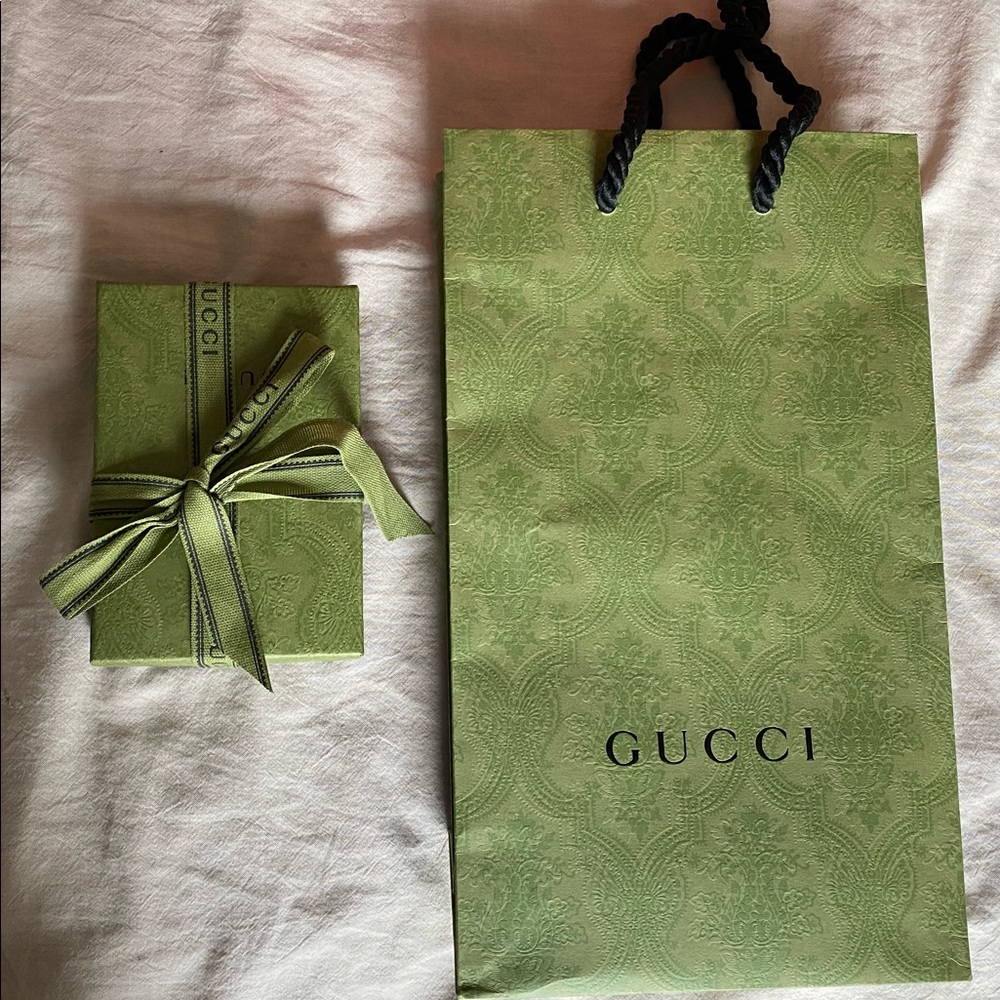 Gucci authentic gift bag with box and ribbon